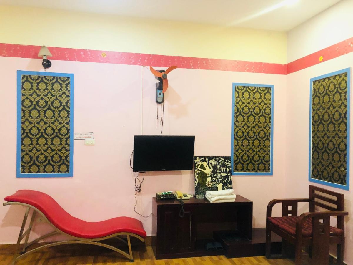 Oyo 1119 Sắc Màu